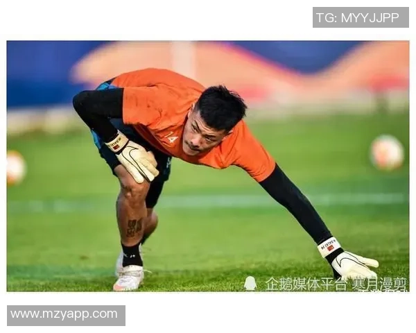 打造个性化定制足球明星壁画图展现你的足球热情与独特品味