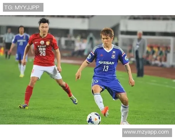 日本足球明星精彩进球瞬间集锦与回顾